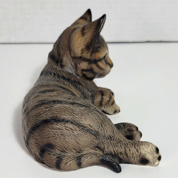 Handpainted Realistic Vintage Tabby Kitten Cat Figurine Harvey Knox - Picture 5 of 9